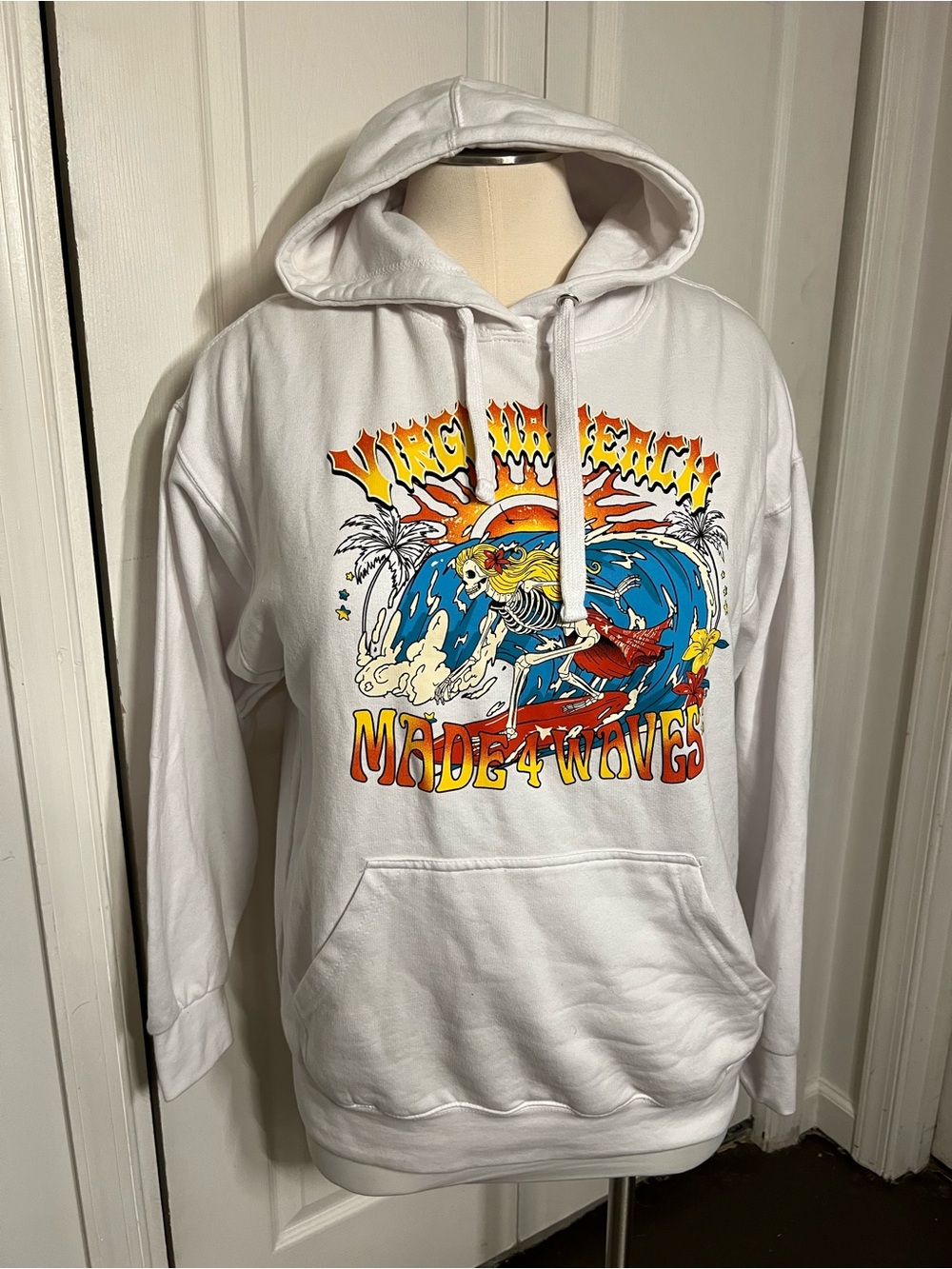 White Graphic Hoodie - Made 4 Waves Surf Design size XL